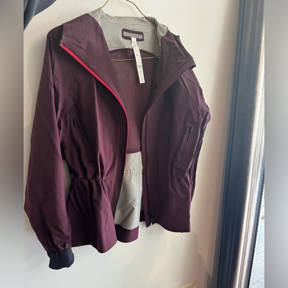 Lululemon Rain Shell - Picture 4 of 7